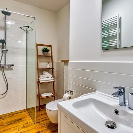 A1 Z Basenem I - 5d Apartment