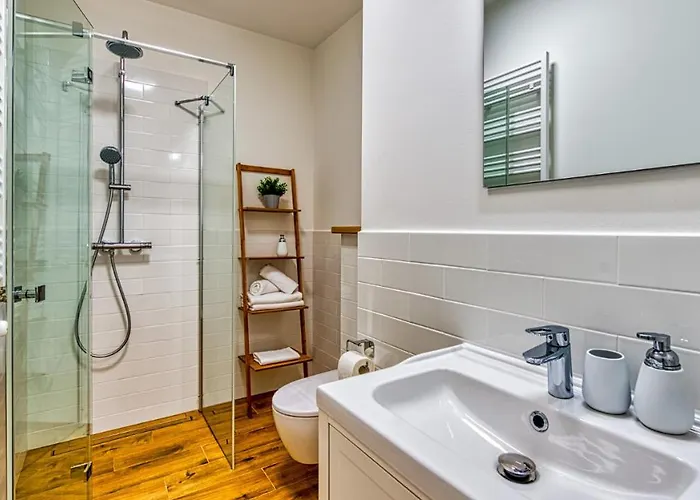 A1 Z Basenem I - 5d Apartment